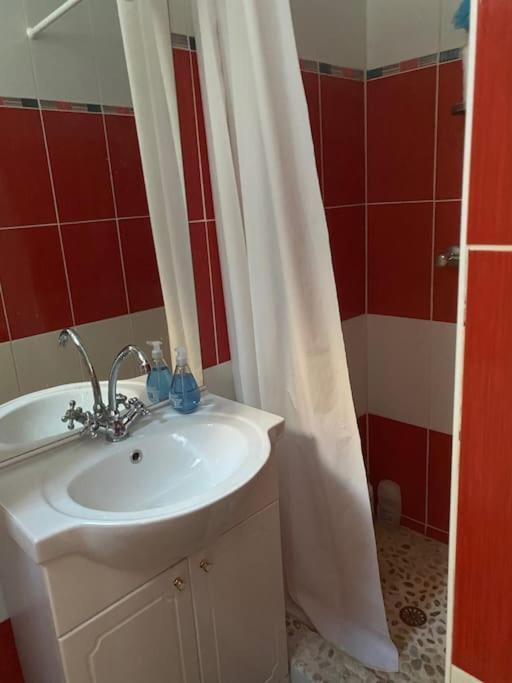 Appt 4 Pers Avec Jardin Ombrage En Centre Ville De Sete Luaran gambar